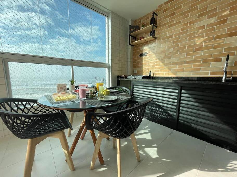 Ap Frente Mar Com Ar-Condicionado E Varanda Gourmet Mongagua Bagian luar foto